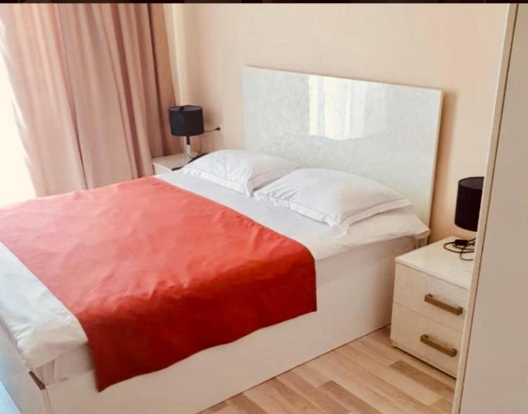 Hotel Tsereteli バトゥーミ エクステリア 写真
